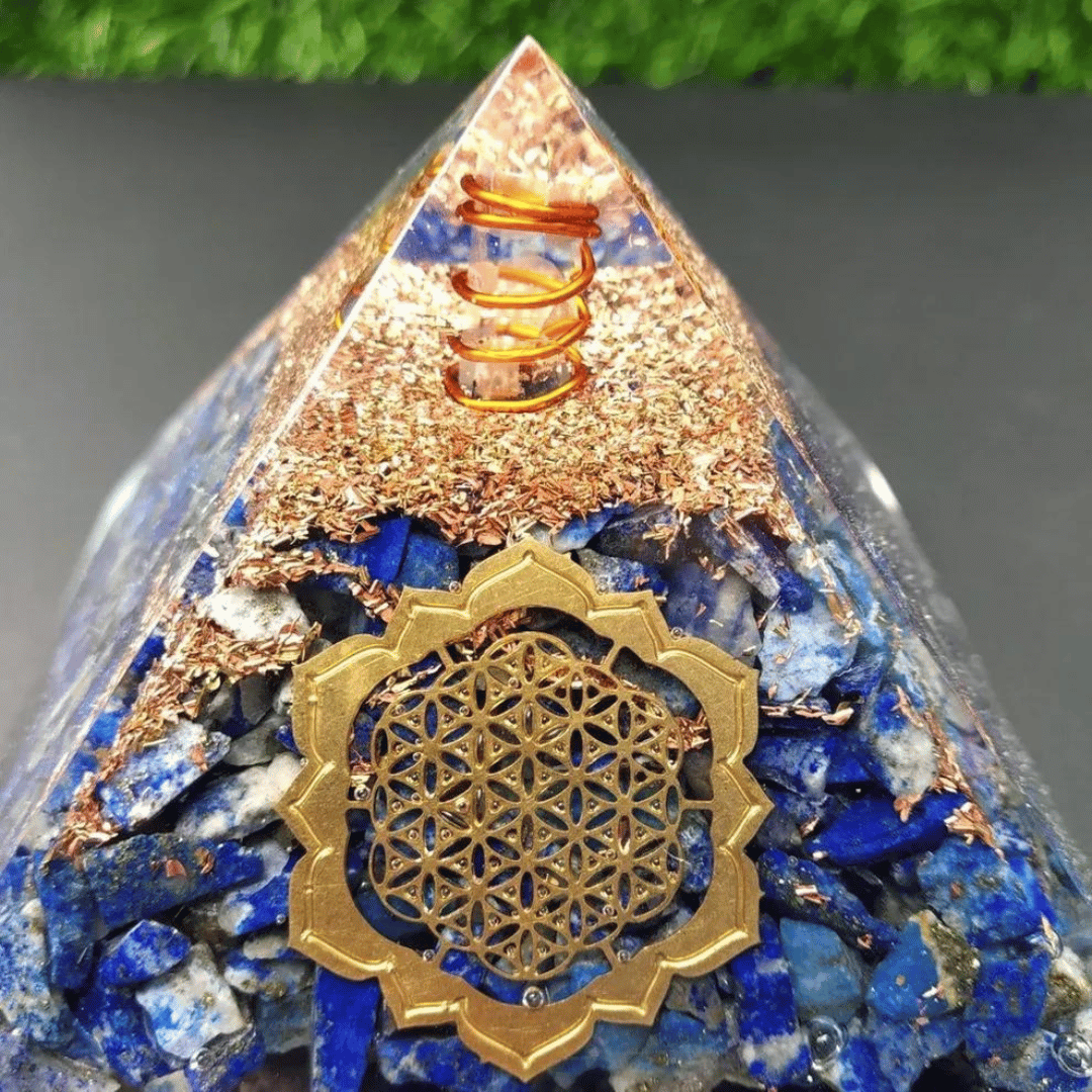 LapisCrystalPyramid_1